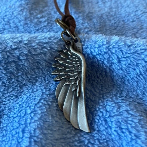 Metal Alloy Wing Pendant - Picture 2 of 4
